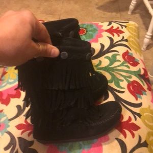 Minnetonka fringe boots
